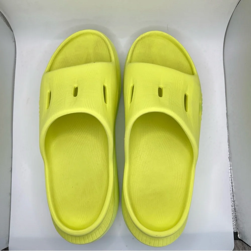 Youth Hoka One One Slides Size 4